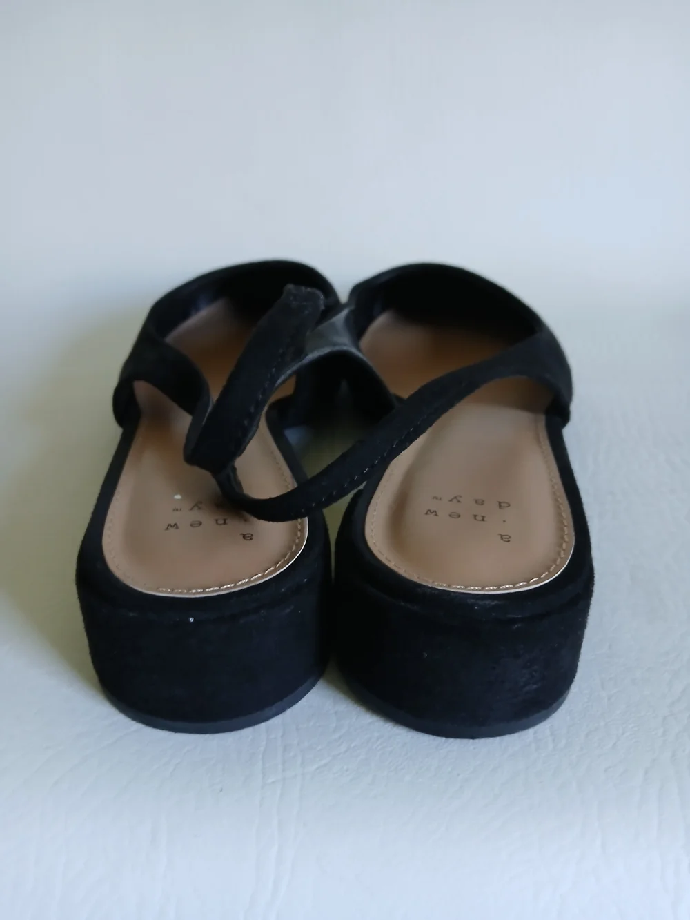 a new day Black Pointed Toe Faux Suede Slingback Flats Sz8.5M